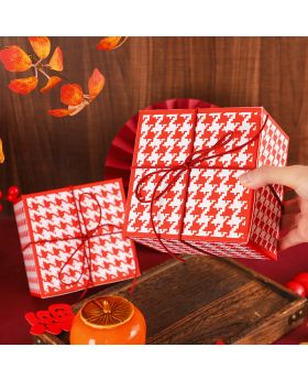 Kotak Hadiah Plaid Merah CNY Kubus